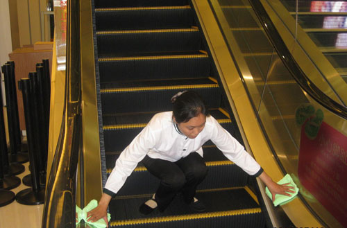 清洁扶手电梯2.jpg